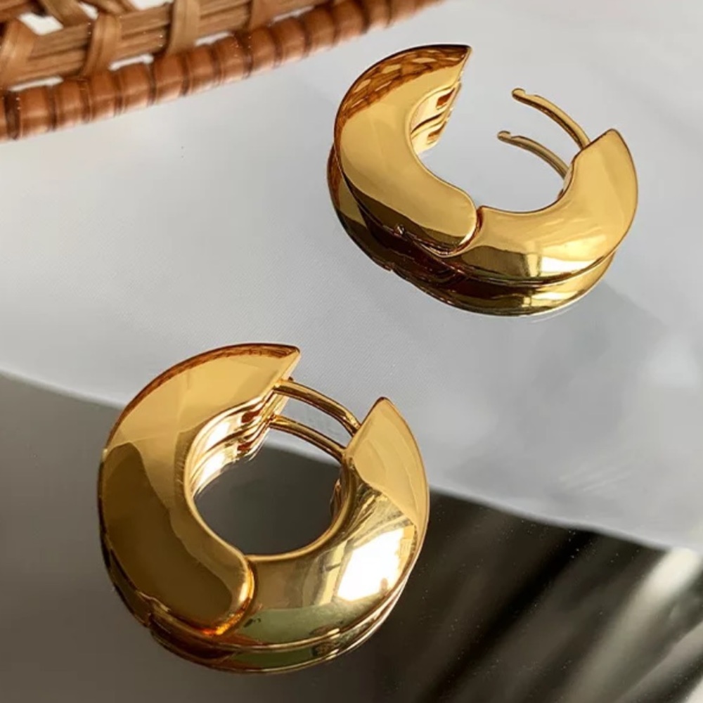GP Round  Chunky Hoop earrings